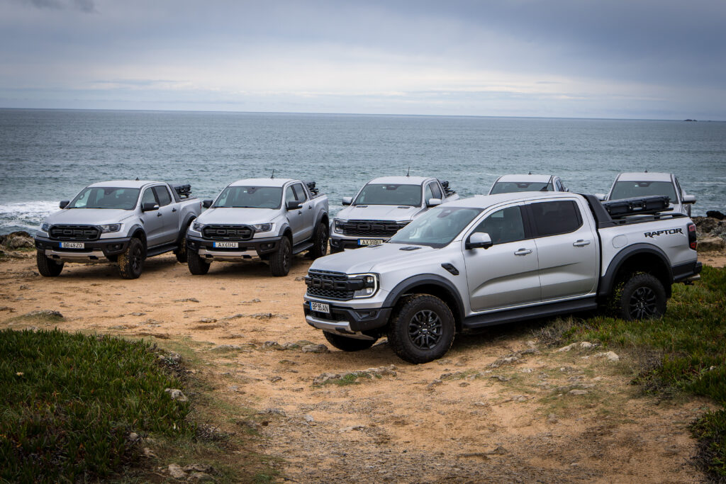 Ford Raptor da DRIVEXPLORE em percurso costeiro off-road em Portugal