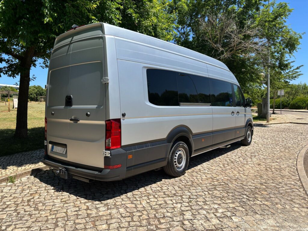 Carrinha shuttle MAN de 9 lugares da DRIVEXPLORE