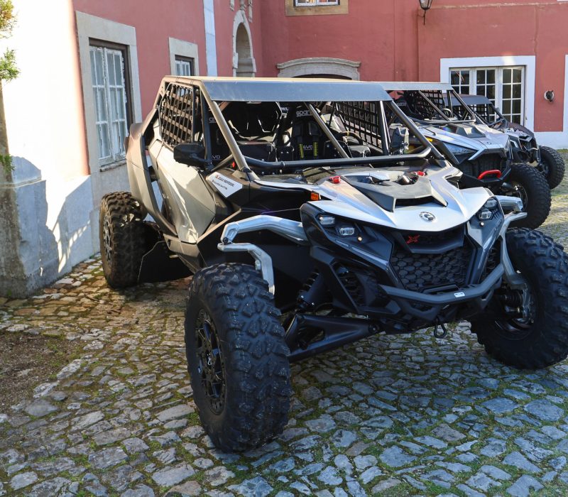 Veículos SSV da DRIVEXPLORE preparados para experiência off-road premium