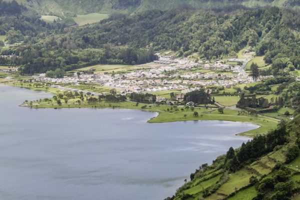 Vista da Lagoa das Sete Cidades na expedição The Enchanted Island da DRIVEXPLORE nos Açores